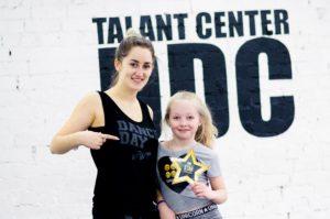 танцевать весело