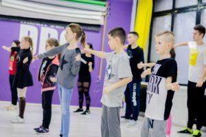 танцевать весело