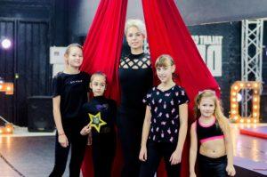 танцевать весело